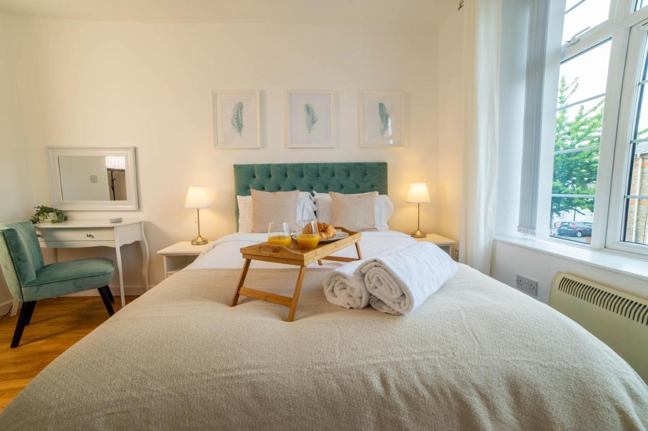 Vibrant City Centre - King Bed, Entire Apartment CBG エクステリア 写真